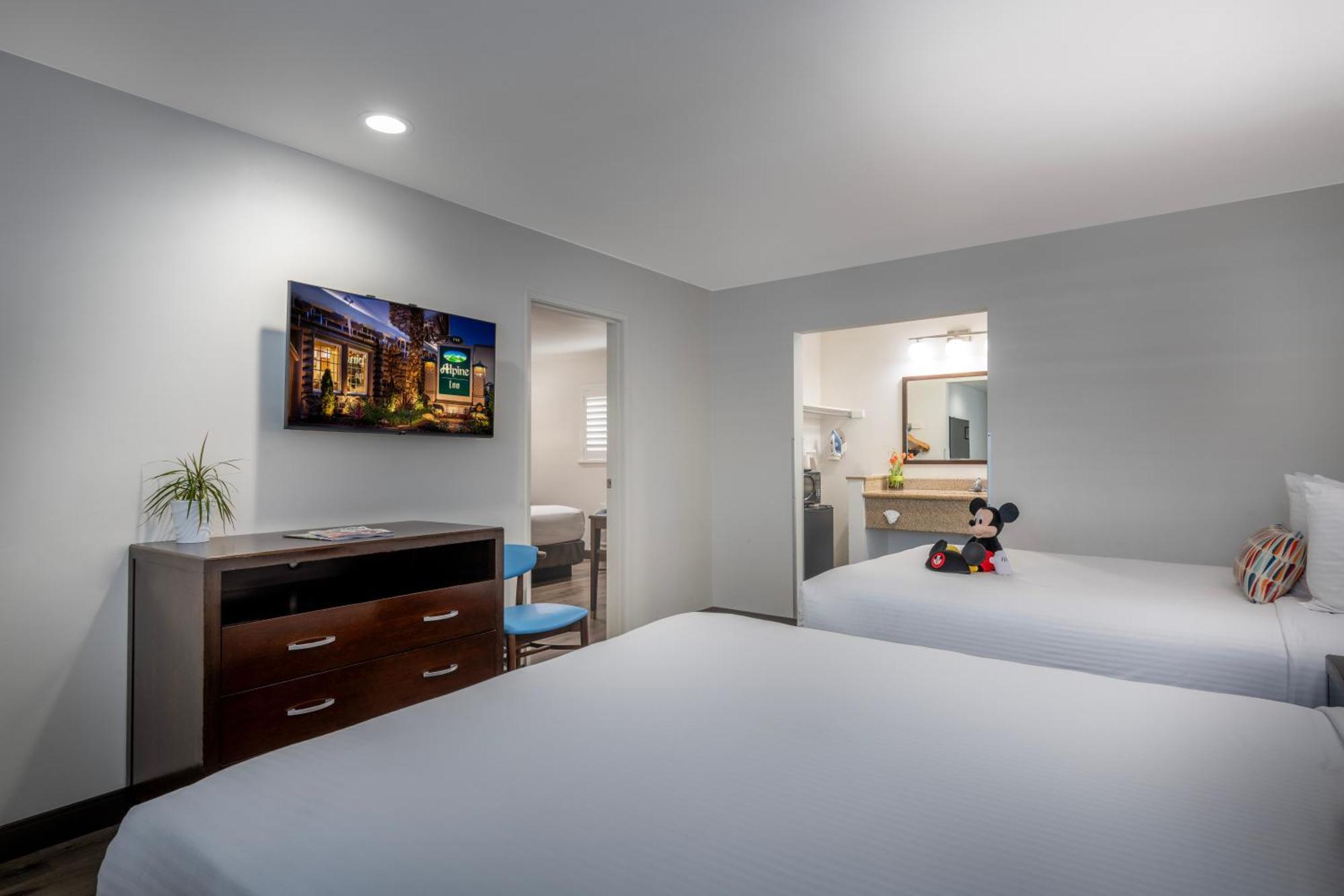 Hotel Alpine Near Convention Center And The Park